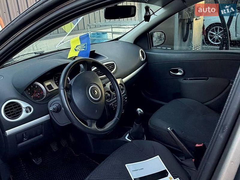 Универсал Renault Clio 2011 в Луцке