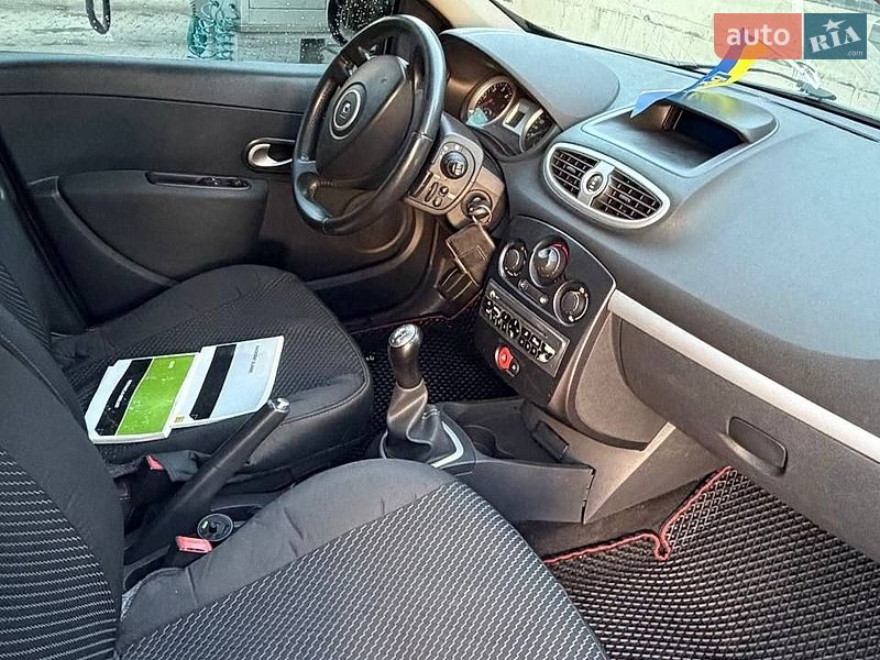 Универсал Renault Clio 2011 в Луцке