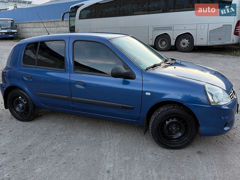 Хэтчбек Renault Clio 2009 в Киеве фото 2 Хэтчбек Renault Clio 2009 в Киеве