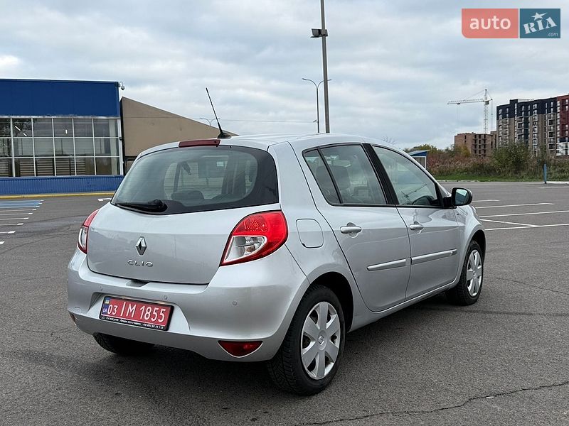 Хэтчбек Renault Clio 2011 в Луцке