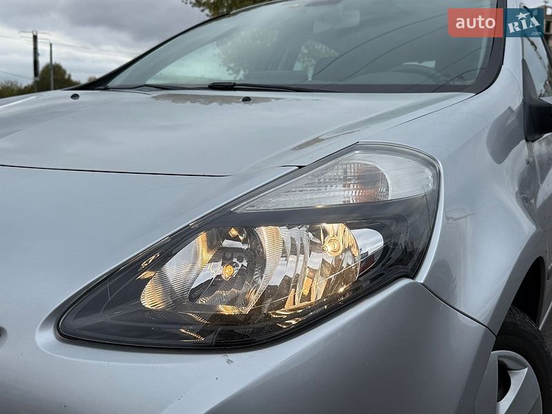 Хэтчбек Renault Clio 2011 в Луцке