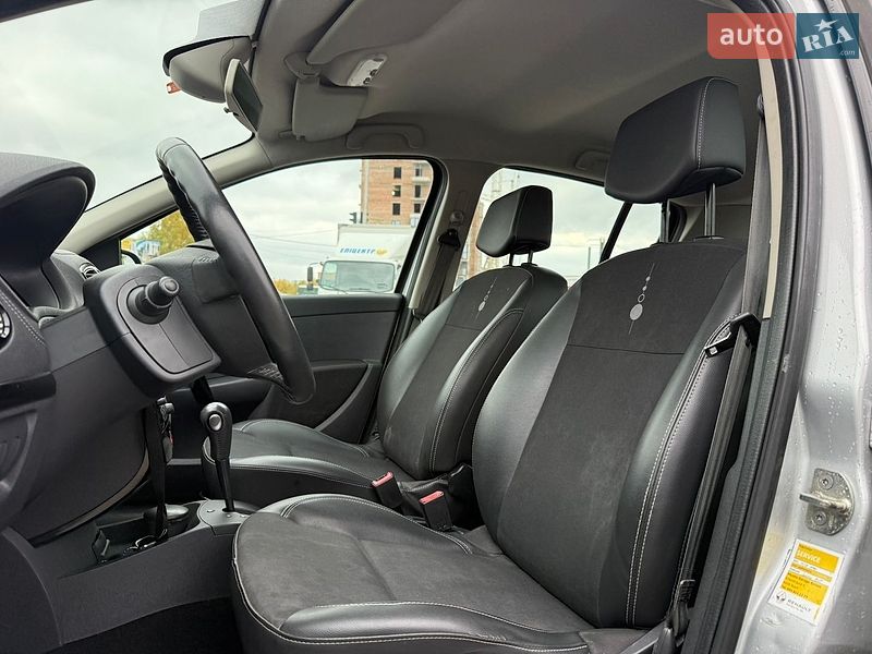 Хэтчбек Renault Clio 2011 в Луцке