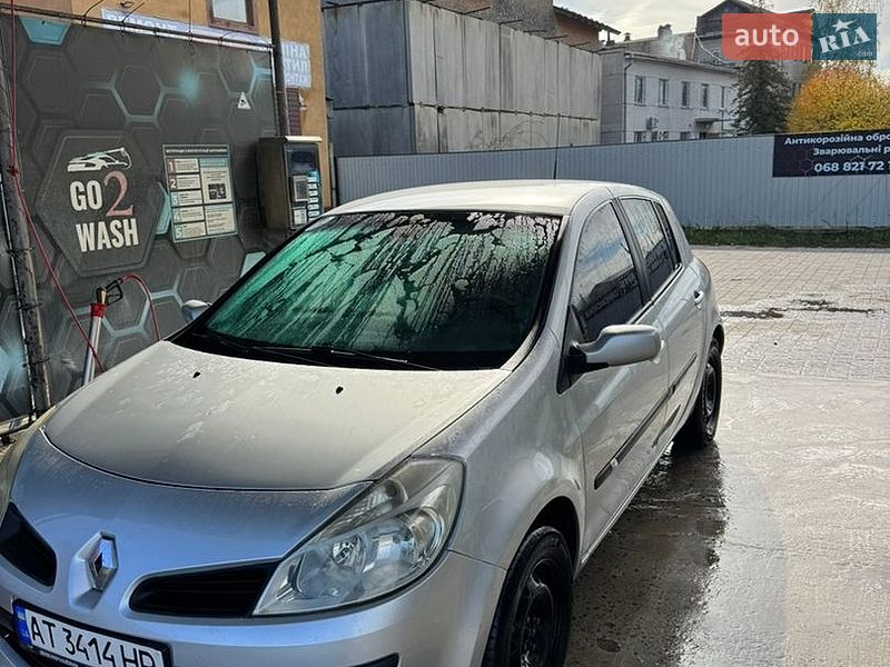 Хетчбек Renault Clio 2006 в Івано-Франківську