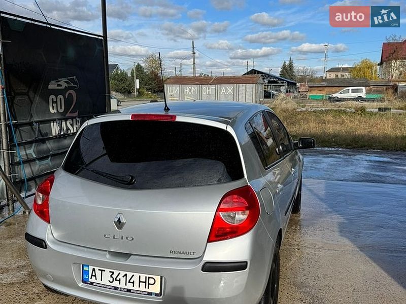 Хетчбек Renault Clio 2006 в Івано-Франківську