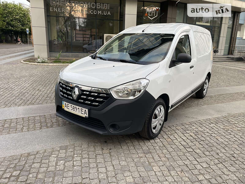 Минивэн Renault Dokker 2017 в 