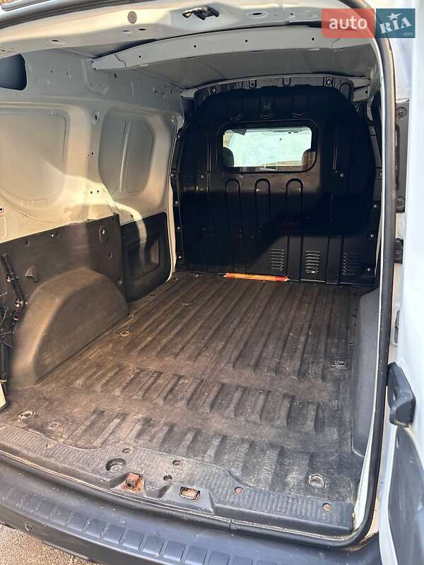 Грузовой фургон Renault Dokker 2019 в Киеве фото 19 Грузовой фургон Renault Dokker 2019 в Киеве