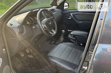 Позашляховик / Кросовер Renault Duster 2017 в 