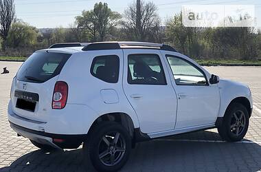 Позашляховик / Кросовер Renault Duster 2010 в Чернівцях