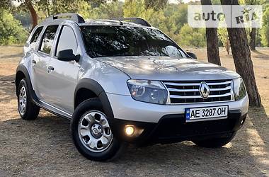 Внедорожник / Кроссовер Renault Duster 2014 в Каменском