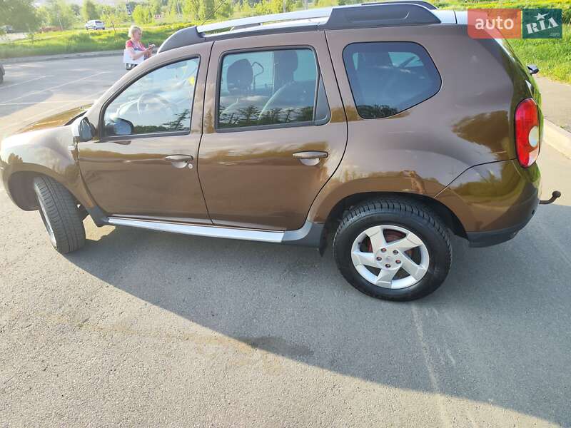 Внедорожник / Кроссовер Renault Duster 2010 в Ворзеле