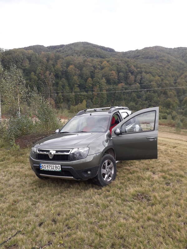 Внедорожник / Кроссовер Renault Duster 2013 в Сваляве