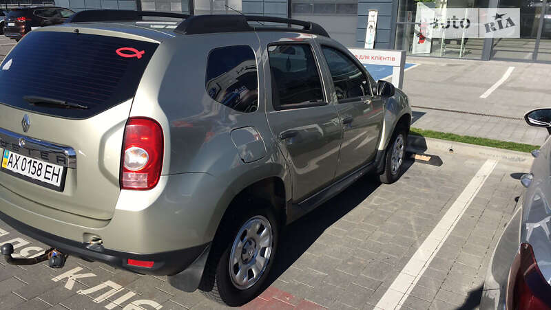 Внедорожник / Кроссовер Renault Duster 2014 в Надворной