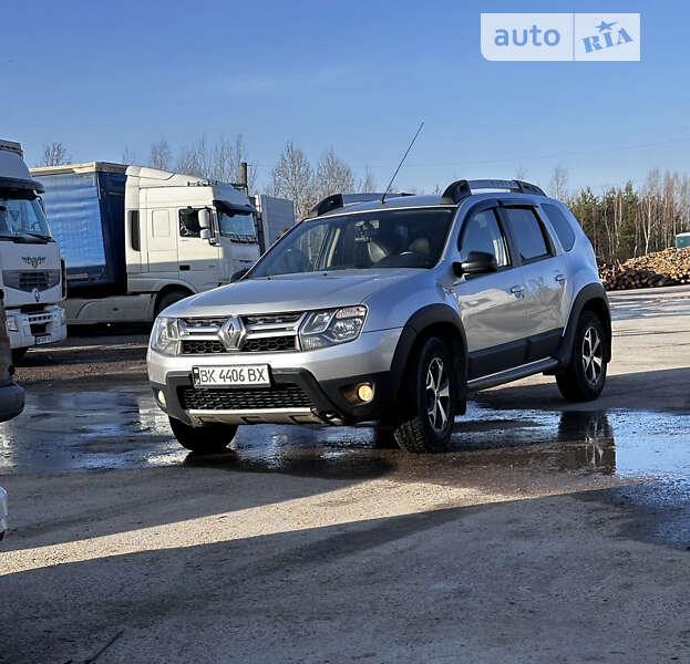 Внедорожник / Кроссовер Renault Duster 2017 в Сарнах