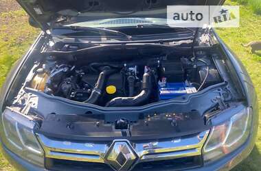 Внедорожник / Кроссовер Renault Duster 2017 в Хороле