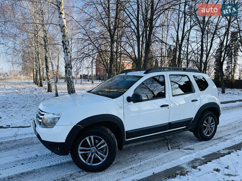 Внедорожник / Кроссовер Renault Duster 2015 в Ромнах