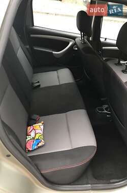 Внедорожник / Кроссовер Renault Duster 2013 в 