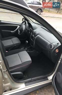 Внедорожник / Кроссовер Renault Duster 2013 в 