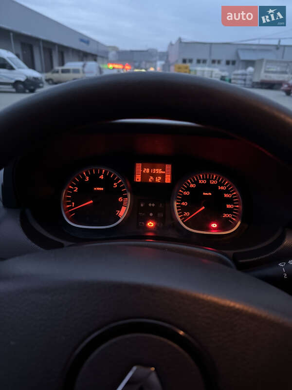 Позашляховик / Кросовер Renault Duster 2012 в 