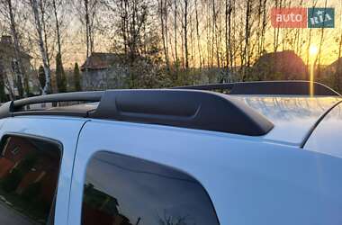 Позашляховик / Кросовер Renault Duster 2013 в 