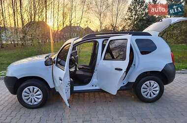 Позашляховик / Кросовер Renault Duster 2013 в 