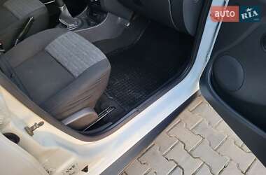 Позашляховик / Кросовер Renault Duster 2013 в 