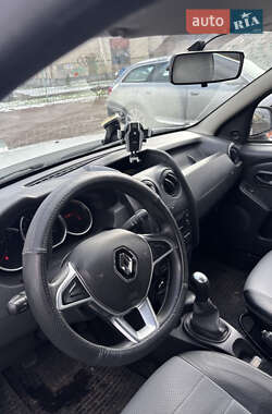Внедорожник / Кроссовер Renault Duster 2017 в 
