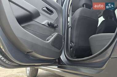 Позашляховик / Кросовер Renault Duster 2020 в 