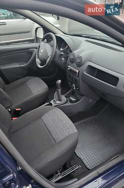 Позашляховик / Кросовер Renault Duster 2011 в 