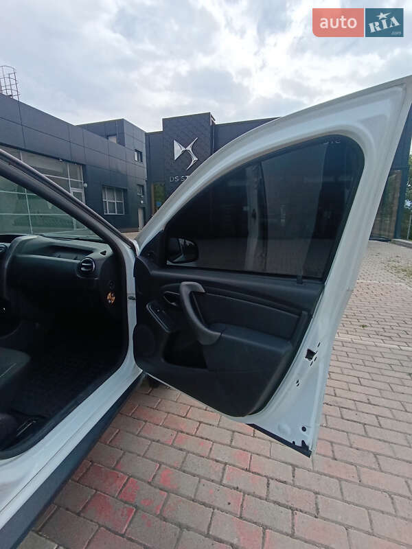 Внедорожник / Кроссовер Renault Duster 2017 в Харькове фото 10 Внедорожник / Кроссовер Renault Duster 2017 в Харькове