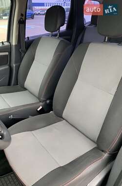 Внедорожник / Кроссовер Renault Duster 2013 в 