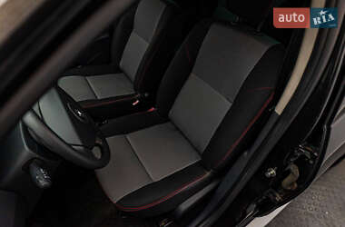 Внедорожник / Кроссовер Renault Duster 2012 в 
