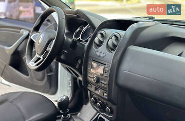 Внедорожник / Кроссовер Renault Duster 2017 в 