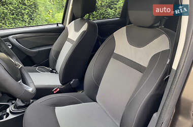Внедорожник / Кроссовер Renault Duster 2017 в 