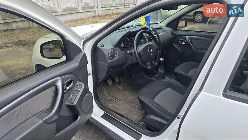 Позашляховик / Кросовер Renault Duster 2016 в Кам'янському