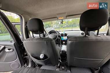 Внедорожник / Кроссовер Renault Duster 2012 в 