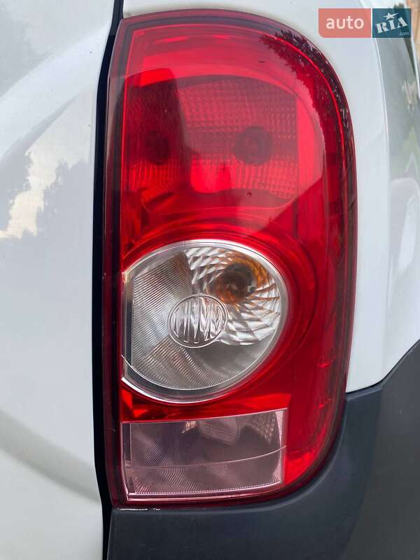 Внедорожник / Кроссовер Renault Duster 2012 в Кременце