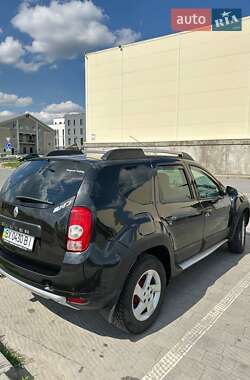 Внедорожник / Кроссовер Renault Duster 2012 в 