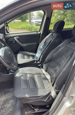 Внедорожник / Кроссовер Renault Duster 2013 в 