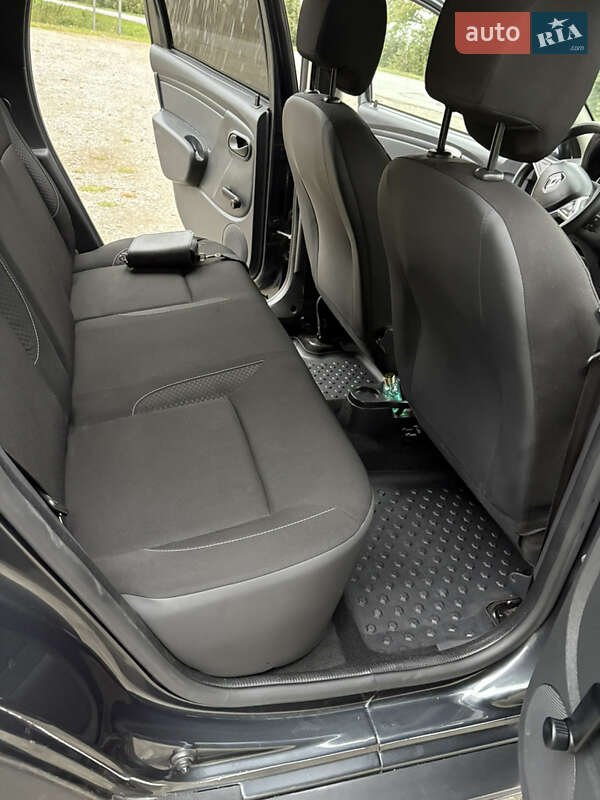 Позашляховик / Кросовер Renault Duster 2017 в Кельменцях фото 15 Позашляховик / Кросовер Renault Duster 2017 в Кельменцях