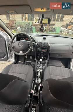 Внедорожник / Кроссовер Renault Duster 2010 в 