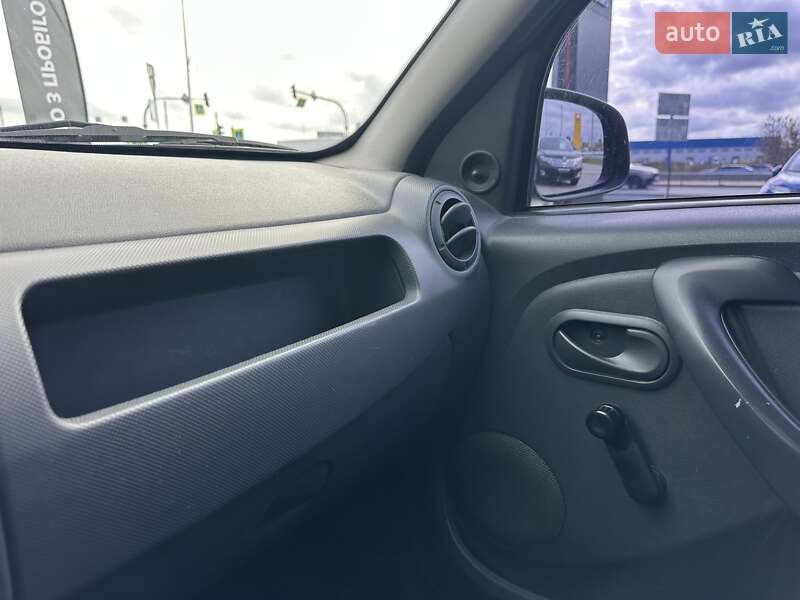 Позашляховик / Кросовер Renault Duster 2013 в Києві фото 19 Позашляховик / Кросовер Renault Duster 2013 в Києві