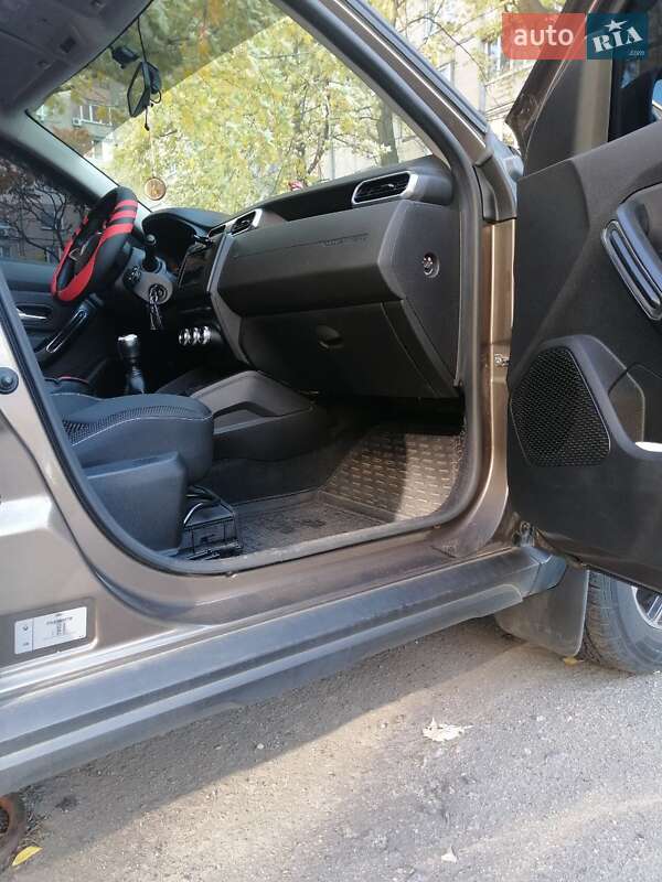 Внедорожник / Кроссовер Renault Duster 2019 в Киеве фото 13 Внедорожник / Кроссовер Renault Duster 2019 в Киеве