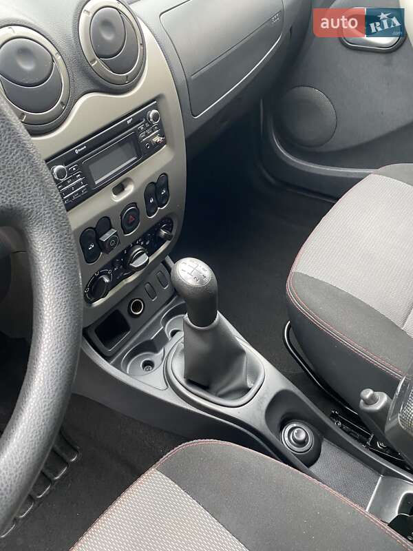 Внедорожник / Кроссовер Renault Duster 2013 в Киеве фото 3 Внедорожник / Кроссовер Renault Duster 2013 в Киеве