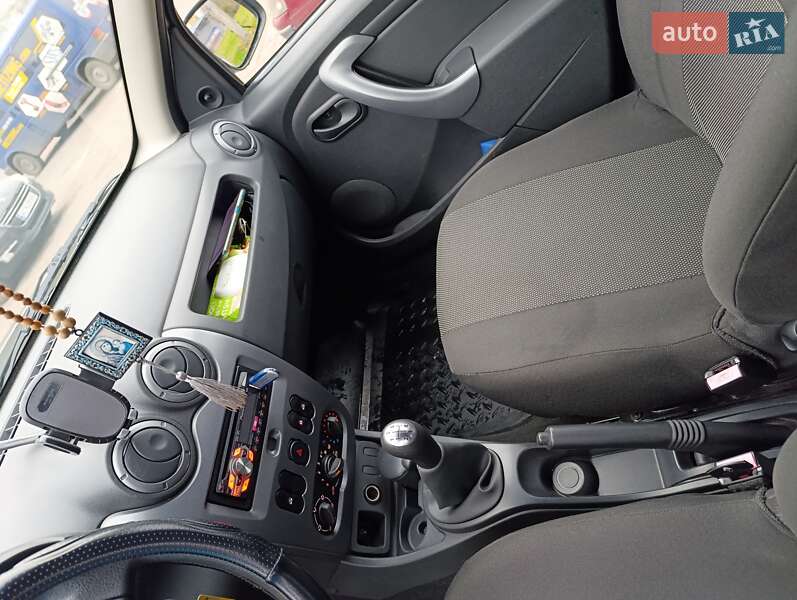 Позашляховик / Кросовер Renault Duster 2012 в Києві фото 9 Позашляховик / Кросовер Renault Duster 2012 в Києві