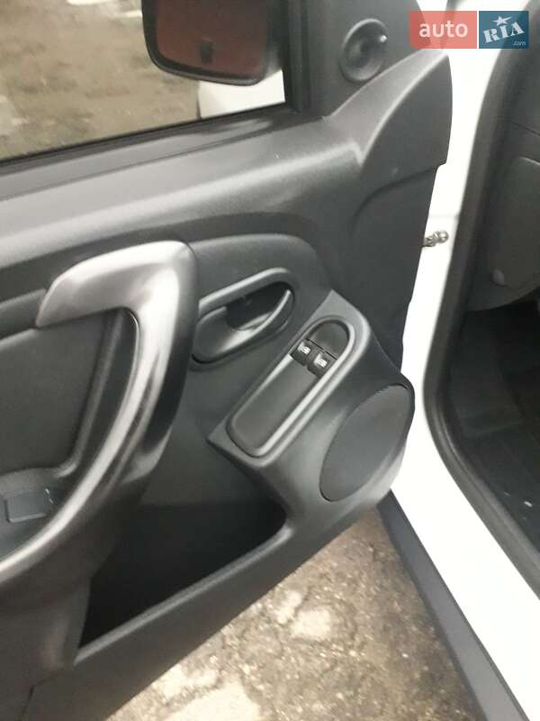 Внедорожник / Кроссовер Renault Duster 2016 в Полтаве фото 18 Внедорожник / Кроссовер Renault Duster 2016 в Полтаве