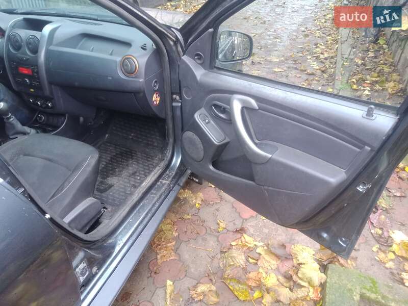 Внедорожник / Кроссовер Renault Duster 2017 в Полонном