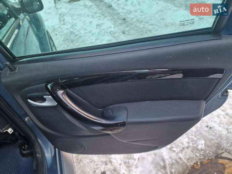 Позашляховик / Кросовер Renault Duster 2010 в Львові фото 22 Позашляховик / Кросовер Renault Duster 2010 в Львові