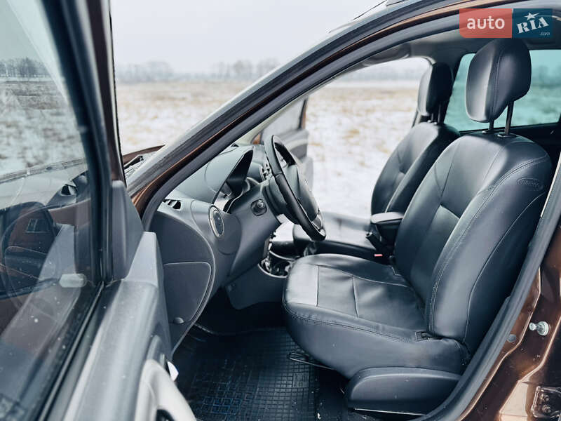 Внедорожник / Кроссовер Renault Duster 2013 в Ромнах фото 9 Внедорожник / Кроссовер Renault Duster 2013 в Ромнах