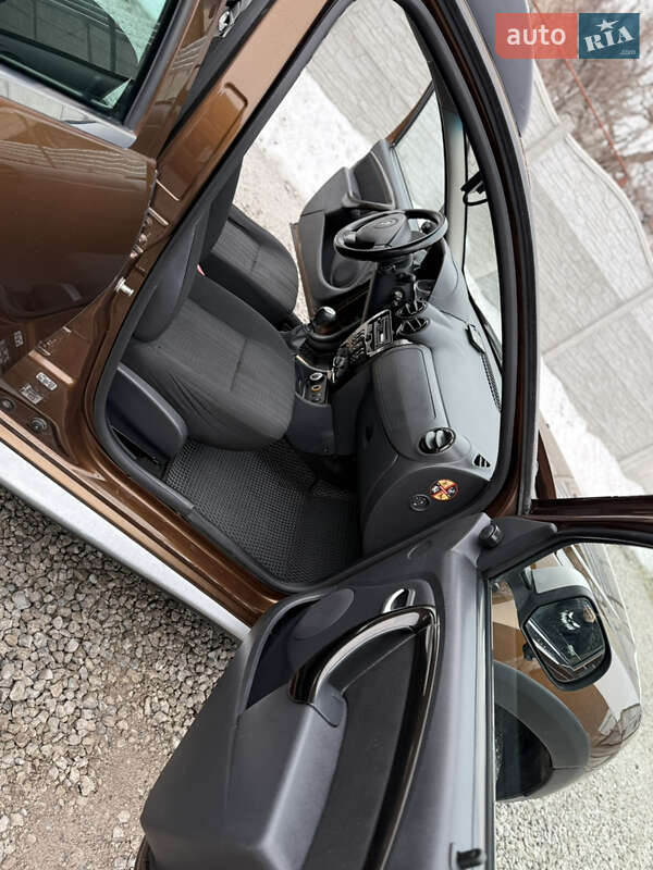 Позашляховик / Кросовер Renault Duster 2010 в Дніпрі
