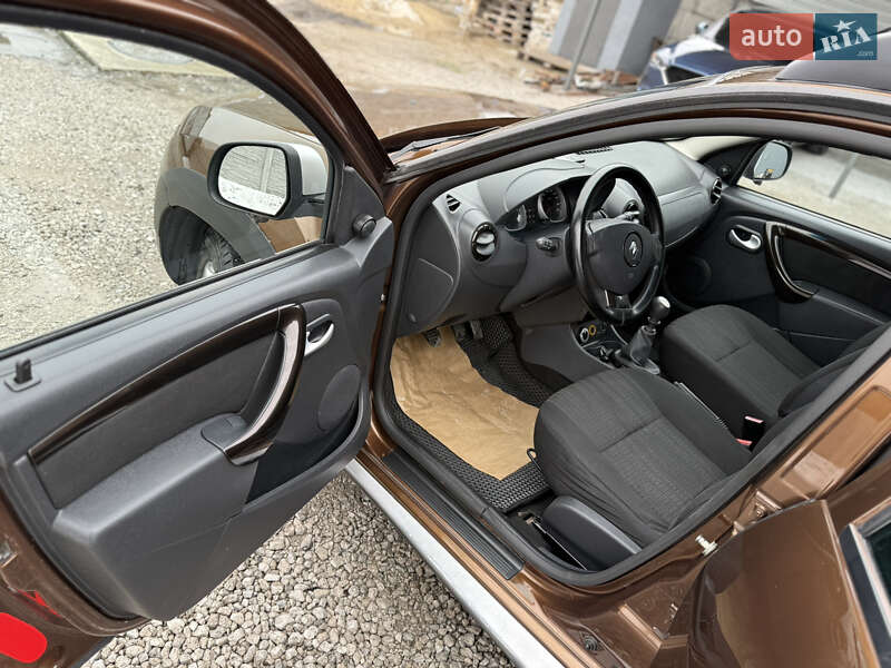 Позашляховик / Кросовер Renault Duster 2010 в Дніпрі